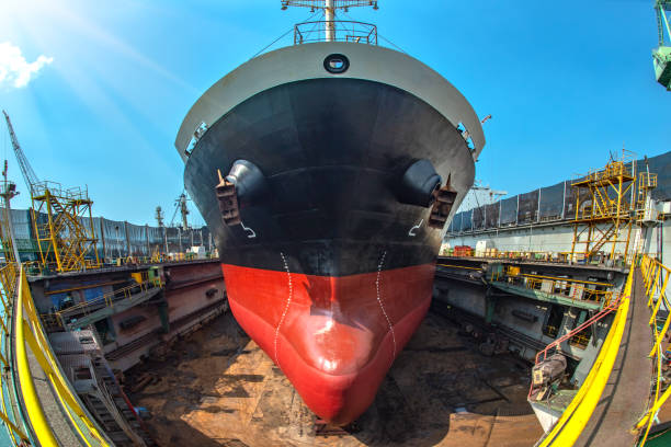 prazo de conclusão - crane shipyard construction pulley - fotografias e filmes do acervo