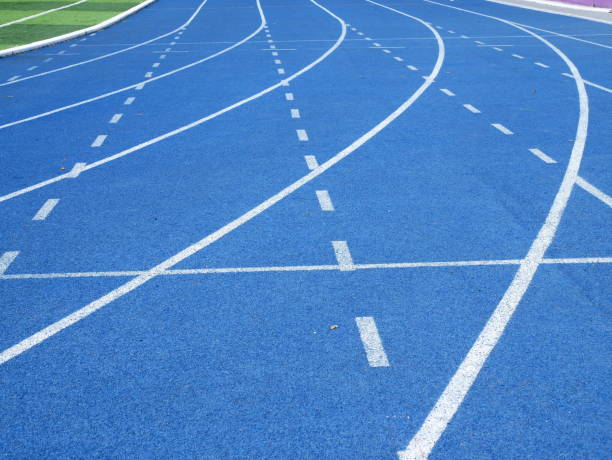 tailandia pista de atletismo azul - corner turn fotografías e imágenes de stock