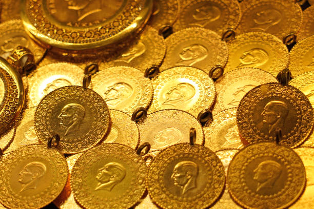 Turkish gold coins in jewelry store in Istanbul - Turkey Traditional turkish gold buried stock pictures, royalty-free photos & images