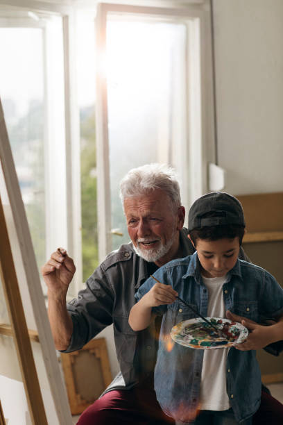 istock Family and art 1129676683
