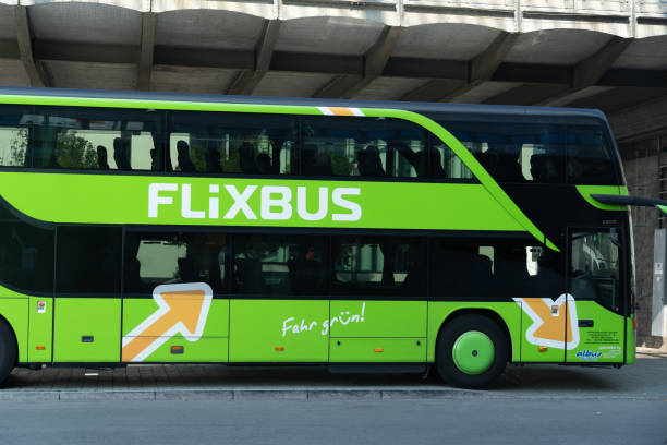 autobus flixbus - coach bus bus transportation travel foto e immagini stock