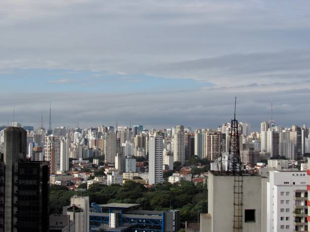 istock afternoon in the city 1129687772