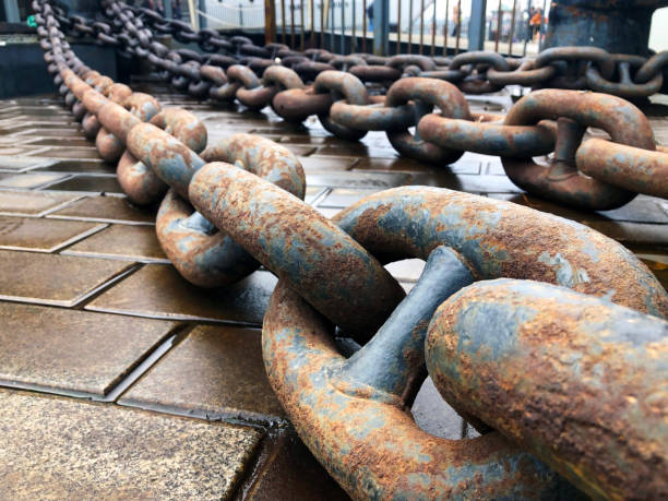 cadena oxidada - rust textured rusty industrial ship fotografías e imágenes de stock