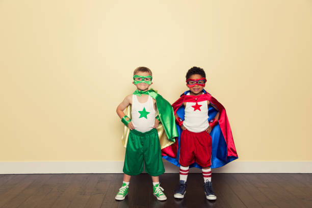 スーパーヒーローに扮した少年たち - partnership creativity superhero child ストックフォトと画像