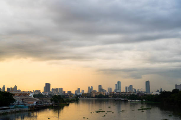 istock sunset view of Manila at Zamora Bridge 1129715268