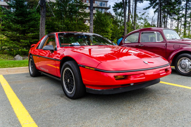 1988 ポンティアック fiero 式スポーツ車 - 1988 ストックフォトと画像