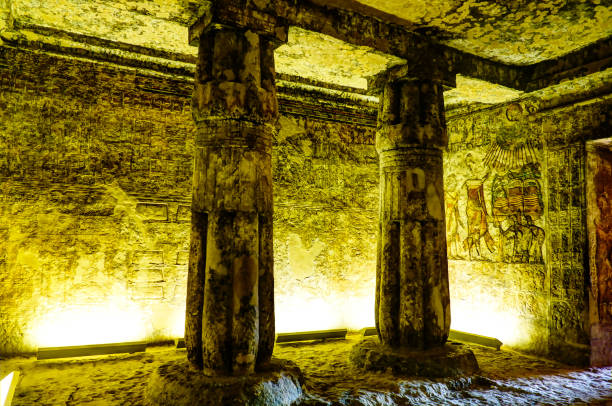 frescos en la pared de la tumba meryre, sumo sacerdote de la atenas en akhetatón en lugar de archarological de amarna, egipto - amarna fotografías e imágenes de stock