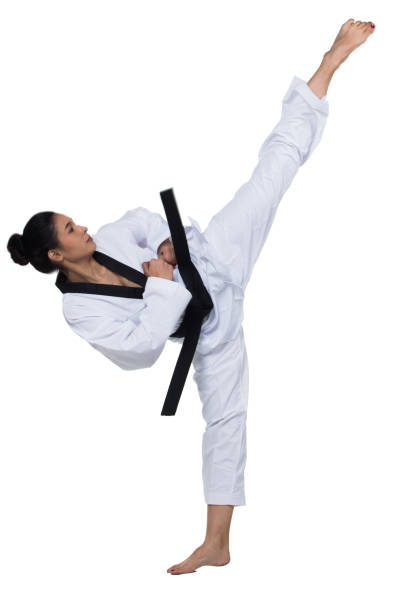 мастер черный пояс taekwondo красивая женщина - do kwon стоковые фото и изображения