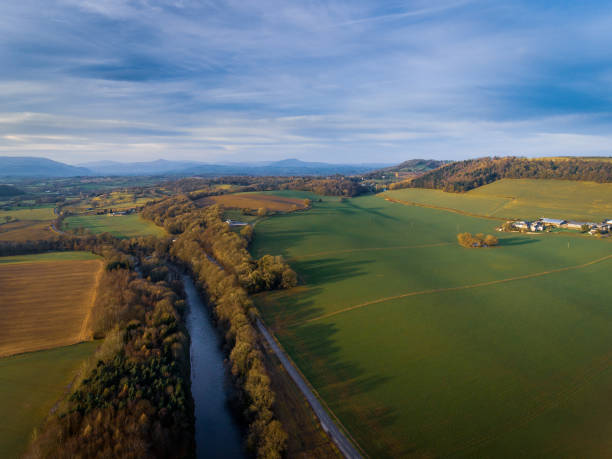 вид с воздуха на реку уск - river usk стоковые фото и изображения