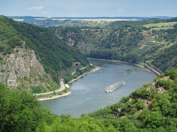 istock Loreley after next bend of the Rhine 1129829967