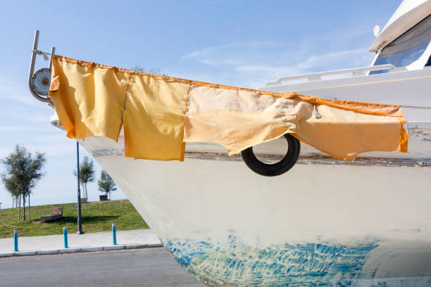 yacht-park auf straße - repairing sky luxury boat deck stock-fotos und bilder