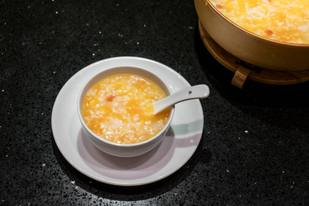 istock papaya and clam porridge，Nutritious breakfast 1129834895