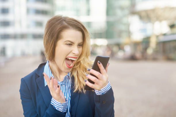 istock so angry business woman 1129835000