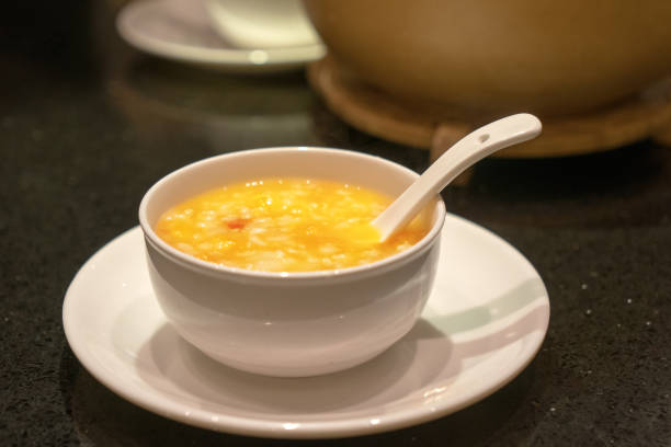 istock papaya and clam porridge，Nutritious breakfast 1129835049