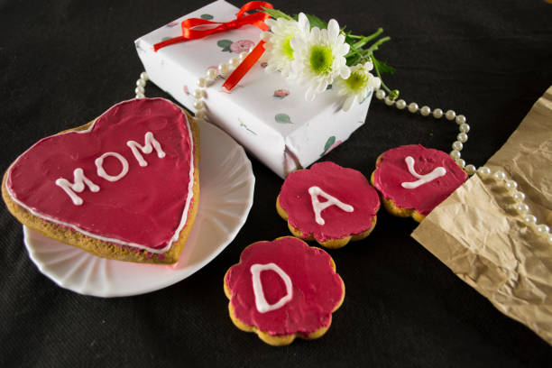 istock gingerbread cookies for mother's day 1129851034