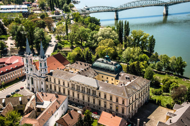 вид с воздуха на базилику эстергом, церковь святого игнатия - saint ignatius church стоковые фото и изображения