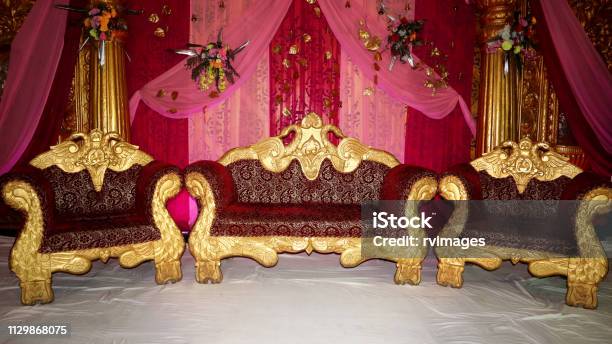 Wedding Stage For Couples Stock Photo - Download Image Now - Stage -  Performance Space, Wedding Reception, Arranging - iStock