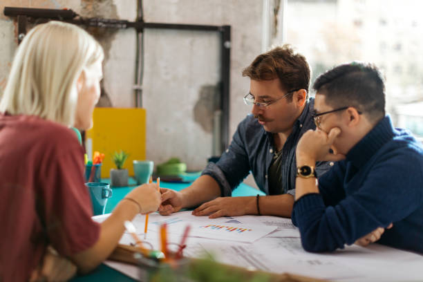 istock Discussing and planing in the office 1129886143