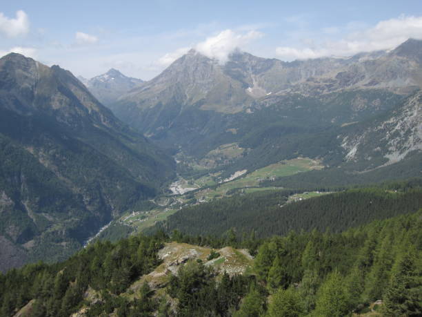 istock Viewpoint of Chiesa in Valmalenco 1129895496