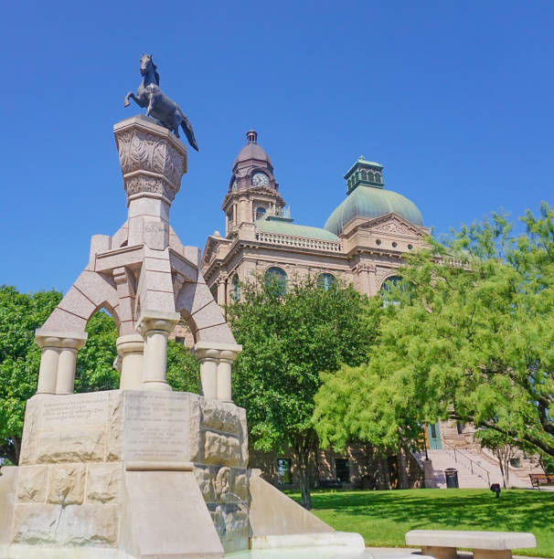 istock Tarrant County Courthouse in Fort Worth, Texas 1129906343