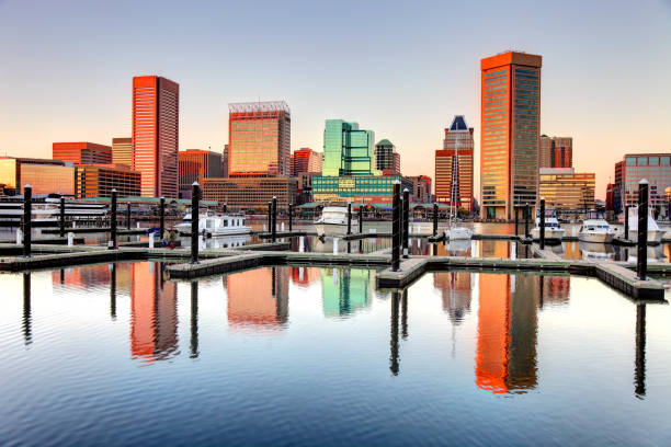 baltimore inner harbor - baltimore maryland inner harbor skyline stock-fotos und bilder