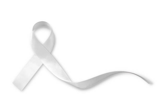 белая светло-жемчужная лента для повышения осведомленности о раке легких и рассеянном склерозе и международный день ненасилия в отношении - anti cancer стоковые фото и изображения