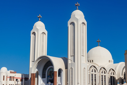 Fachada De La Iglesia Copta Ortodoxa En Hurghada Egipto Foto de stock y más banco de imágenes de Aire libre - iStock Fachada De La Iglesia Copta Ortodoxa En Hurghada Egipto Foto de stock y más banco de imágenes de Aire libre - iStock