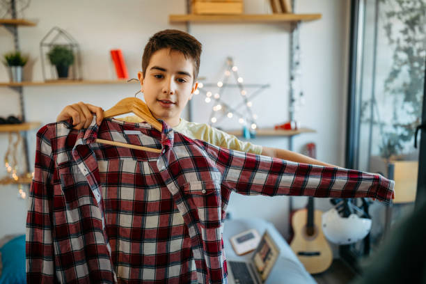 istock He knows what looks good on he 1130076817
