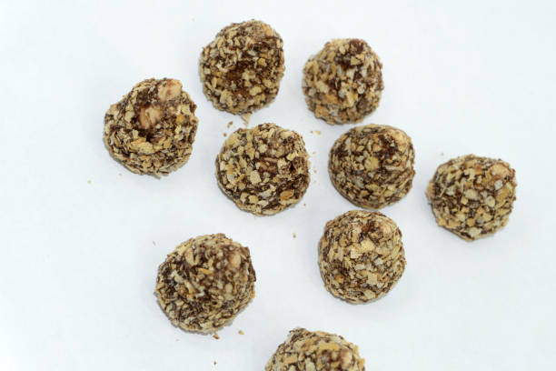 istock Sweet dessert - chocolate candy truffles with cocoa powder 1130102294