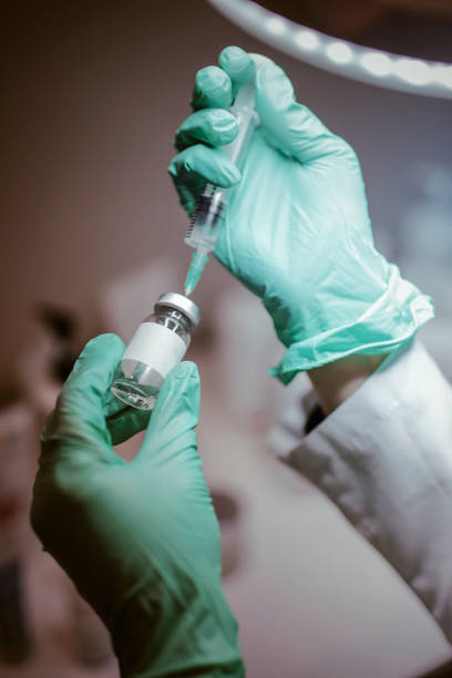 istock hands and drugs 1130162758