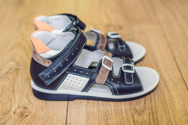 istock children's orthopedic shoes. Thomas Heel, arch support 1130221025