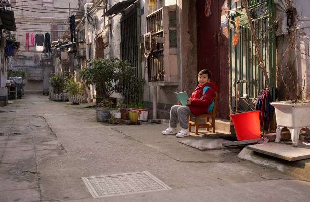 Children play in the alley