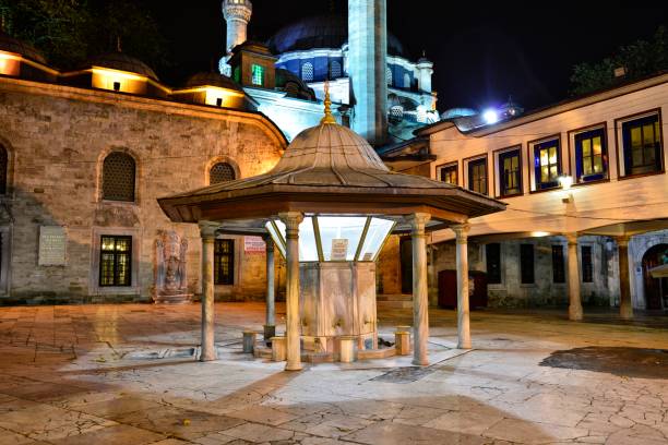 istock Eyupsultan Camii Avlusu, Istanbul, Turkey 1130254180