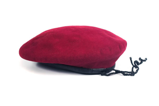 격리 배경에 빨간 베 레모 모자입니다. - 베레모 뉴스 사진 이미지