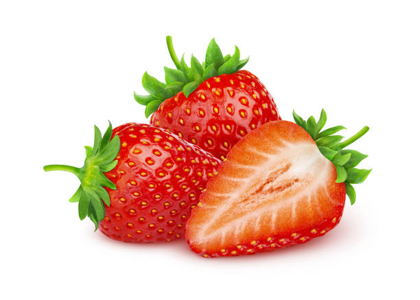 aardbei geïsoleerd. twee en een halve aardbeien geïsoleerd op witte achtergrond - strawberry stockfoto's en -beelden