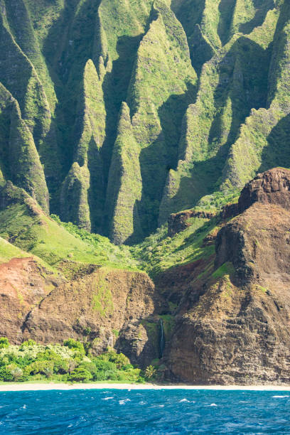istock Na Pali Coast State Park Boat Tour 1130358224