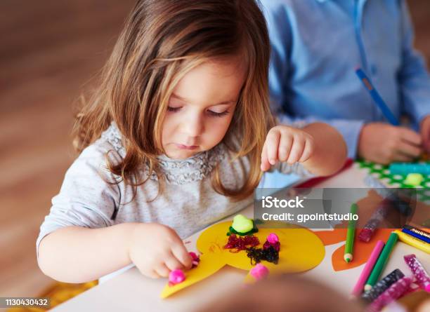 Kreative Seit Ihrer Frühen Jahren Stockfoto und mehr Bilder von Kind - Kind, Handgemacht, Ostern