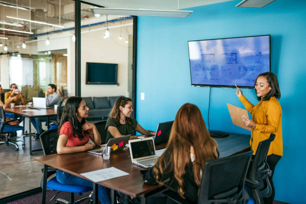 istock Modern millennial women in Latin start-up developing fresh ideas for crowdfunding 1130460185