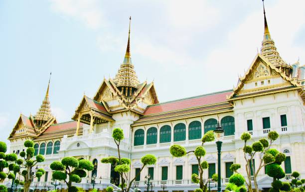 chakri maha prasat throne hall a bangkok, thailandia - wat maha that foto e immagini stock