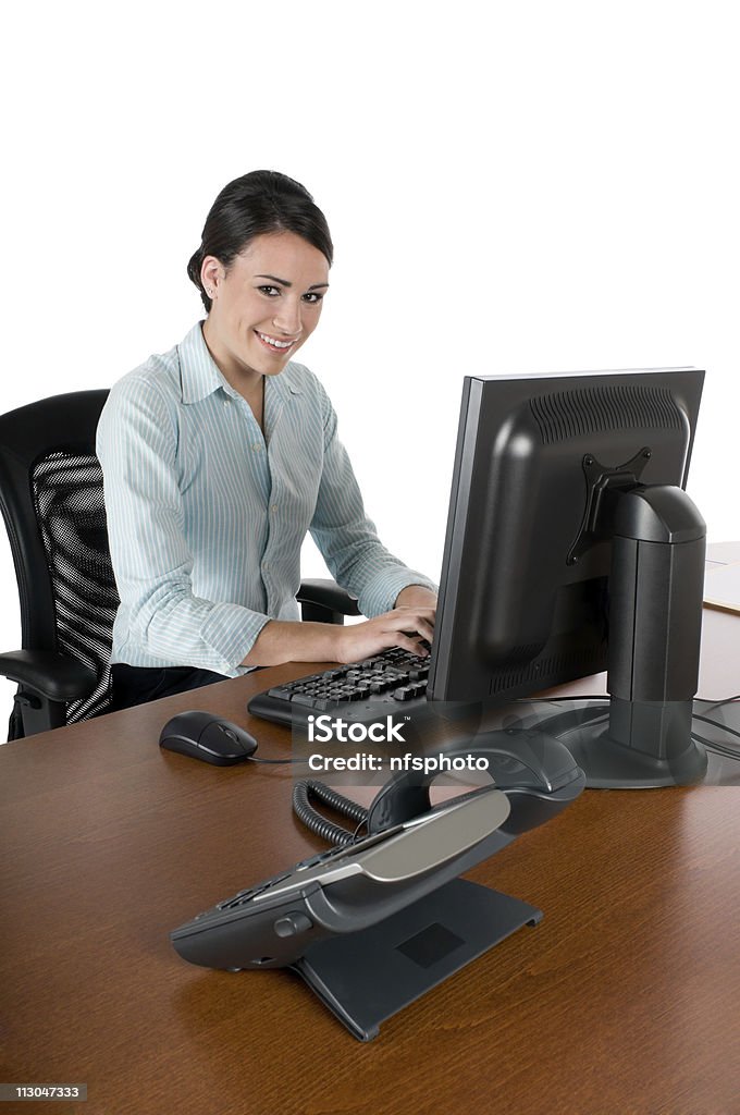 Jovem mulher de negócios, digitando no computador isolada no branco - Foto de stock de 20 Anos royalty-free