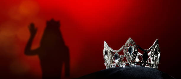 silver diamond crown miss pageant beauty contest - asian ethnicity fashion model beautiful luxury imagens e fotografias de stock