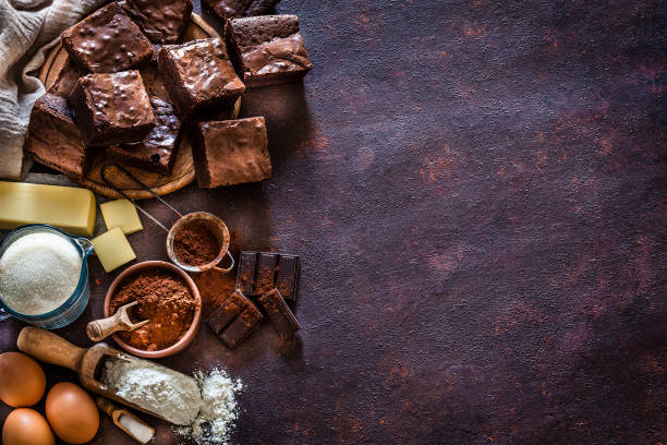 コピースペースでチョコレートブラウニーフレームを準備します。 - nut pastry brownie hazelnut ストックフォトと画像
