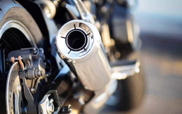 モーターサイクル排気 - motorcycle engine brake wheel ストックフォトと画像
