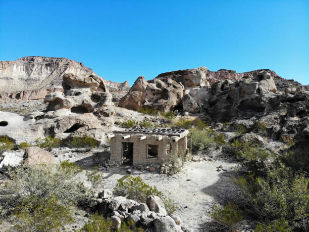istock Abandoned desert dwelling in Texas Mountains - Aerial View 2 1130551035