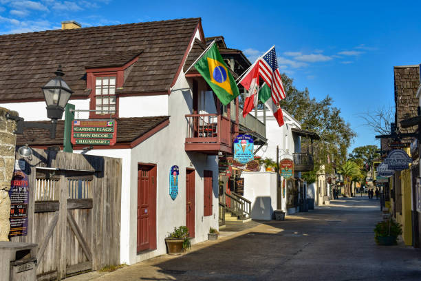 st. augustine, florida. january 26 , 2019. colorful st. george street at old town in florida's historic coast (2) - orange county california beach imagens e fotografias de stock