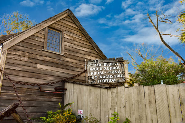 st. augustine, florida. january 26 , 2019. the oldest wood school in usa at old town on lightblue background in florida's historic coast. - orange county california beach imagens e fotografias de stock