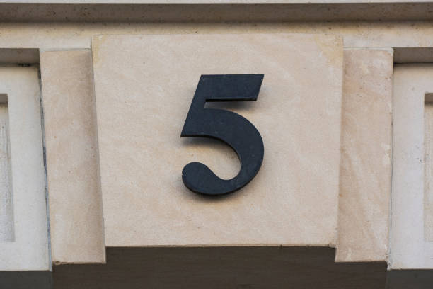 istock Number 5 art nouveau 1130646045