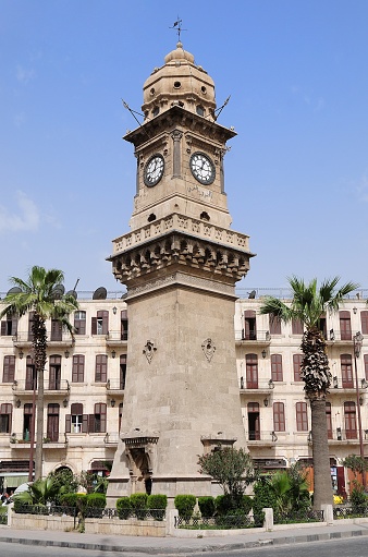 Suriye'nin Halep şehrinde Bab el Farec semtinde bulunan Osmanlı dönemine ait saat kulesi.