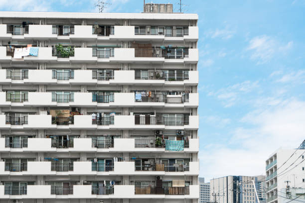 apartamento (condomínio) no japão - clear sky residential district house sky - fotografias e filmes do acervo