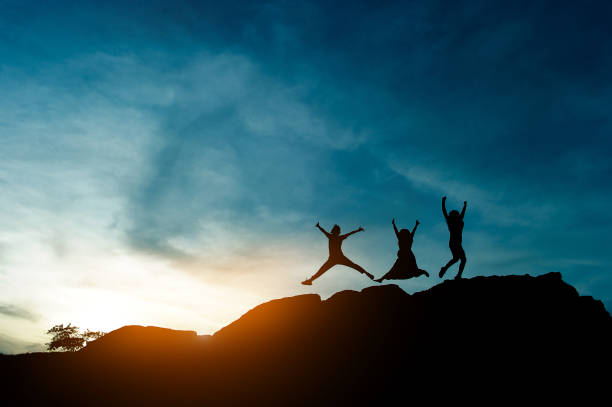 istock Silhouette of team leadership, teamwork and teamwork and delightful silhouette concepts 1130694089
